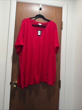 Avenue Bright Red V-Neck Short Sleeve Top